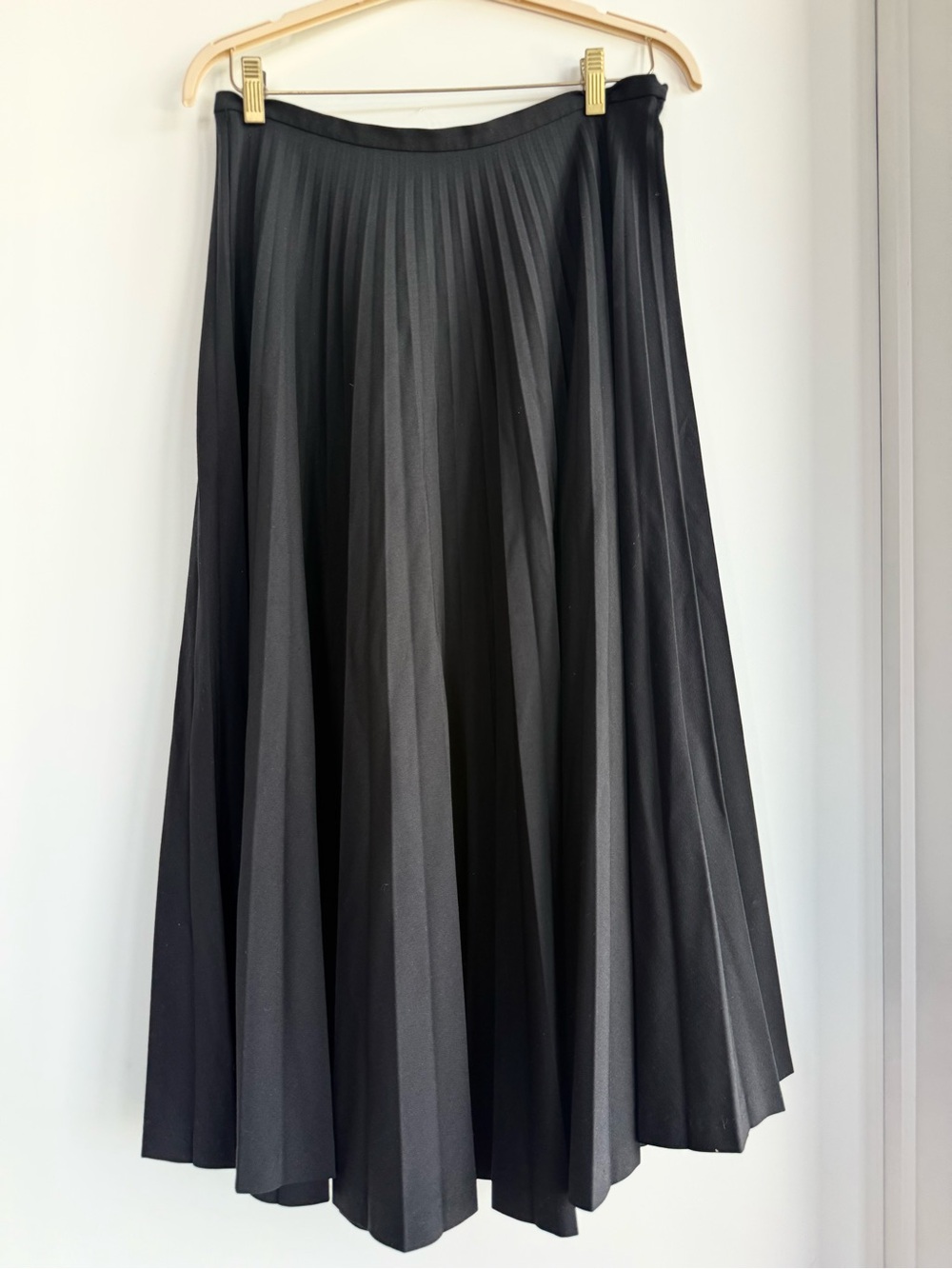 Saks Fifth Avenue Black Circle Pleated Skirt